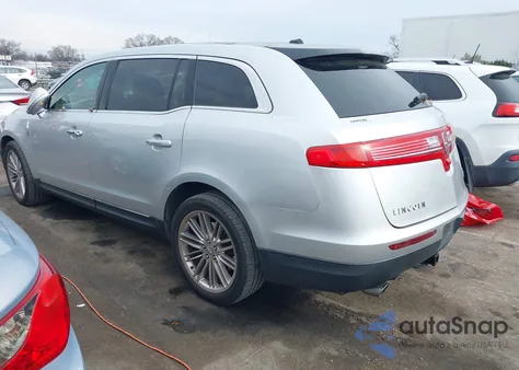 2019 Lincoln Mkt Reserve z USA, uszkodzony, nr VIN 2LMHJ5AT9KBL01602